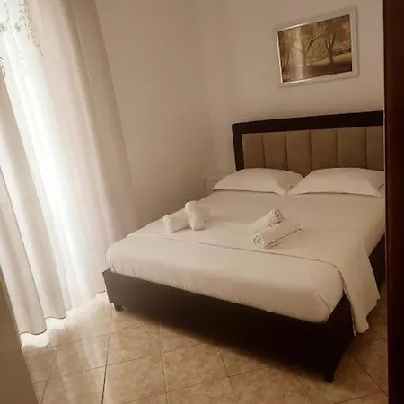 Apartment With Sea View Sarandë